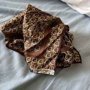Doir handkerchief scarf